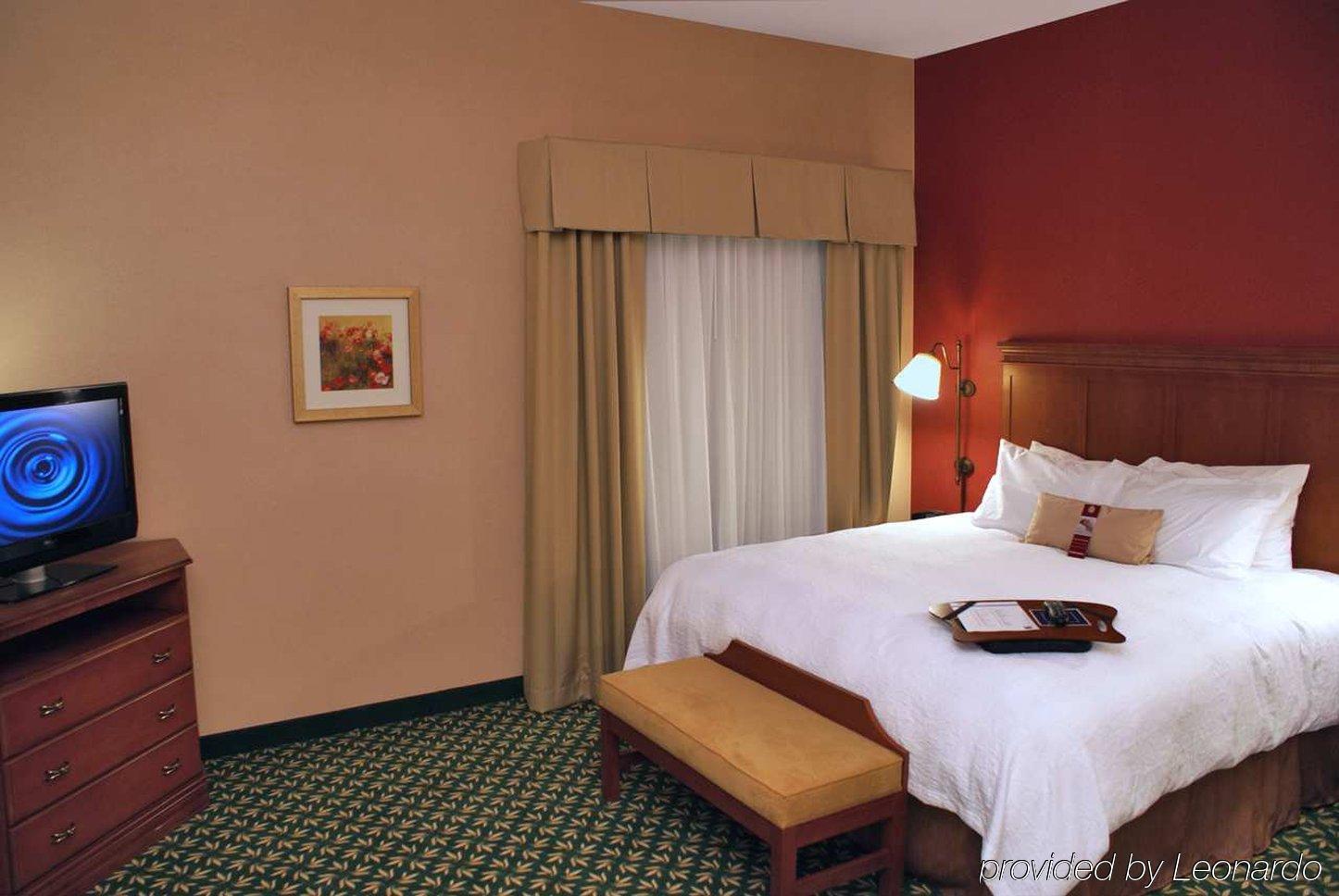 Hampton Inn & Suites Windsor-Sonoma Wine Country Room photo