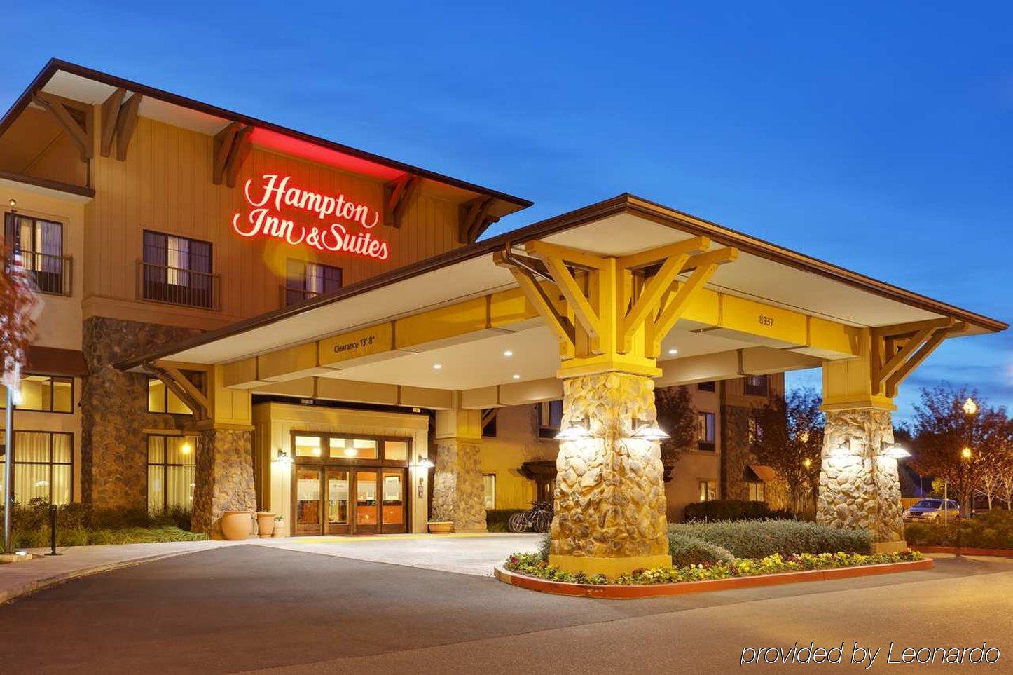 Hampton Inn & Suites Windsor-Sonoma Wine Country Exterior photo